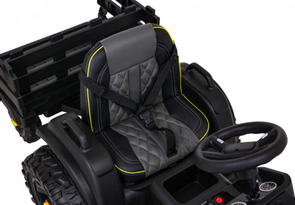25057 Traktor Titanium Z Przyczepą Czarny / zielony / czerwony
