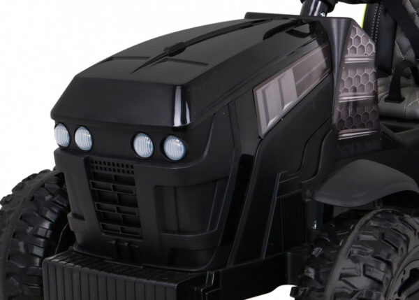 25058 Traktor Titanium Z Przyczepą Czarny / zielony / czerwony
