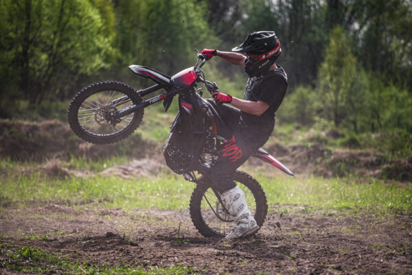 MRF eDIRT 6.0 akcja (7) MRF eDIRT 6.0 Dirt Bike