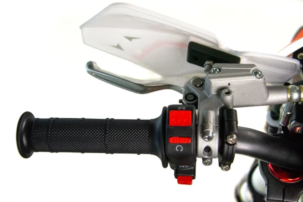 ASIX XB18 70 4T 12/10'', AUTO, E-START + LAMPA