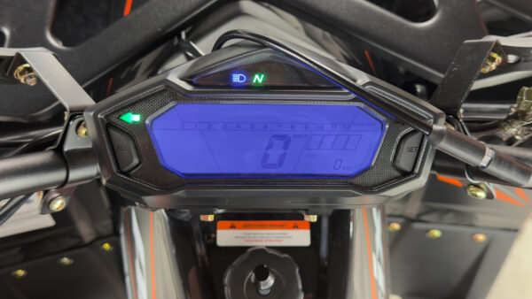 QUAD ASIX COMMANDER 125-35 ASIX COMMANDER 125 4T 8", 1+R / 3+R, E-START + ALU + HAK(3+R) + LISTWA LED